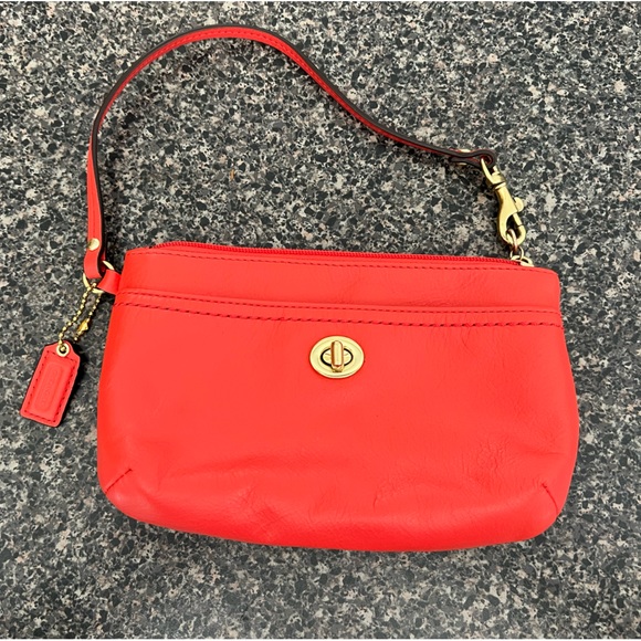 Coach Handbags - Coach Wristlet